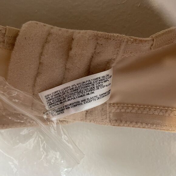 NWOT Wacoal 38DD Red Carpet Strapless Convertible Bra Beige - Picture 4 of 7